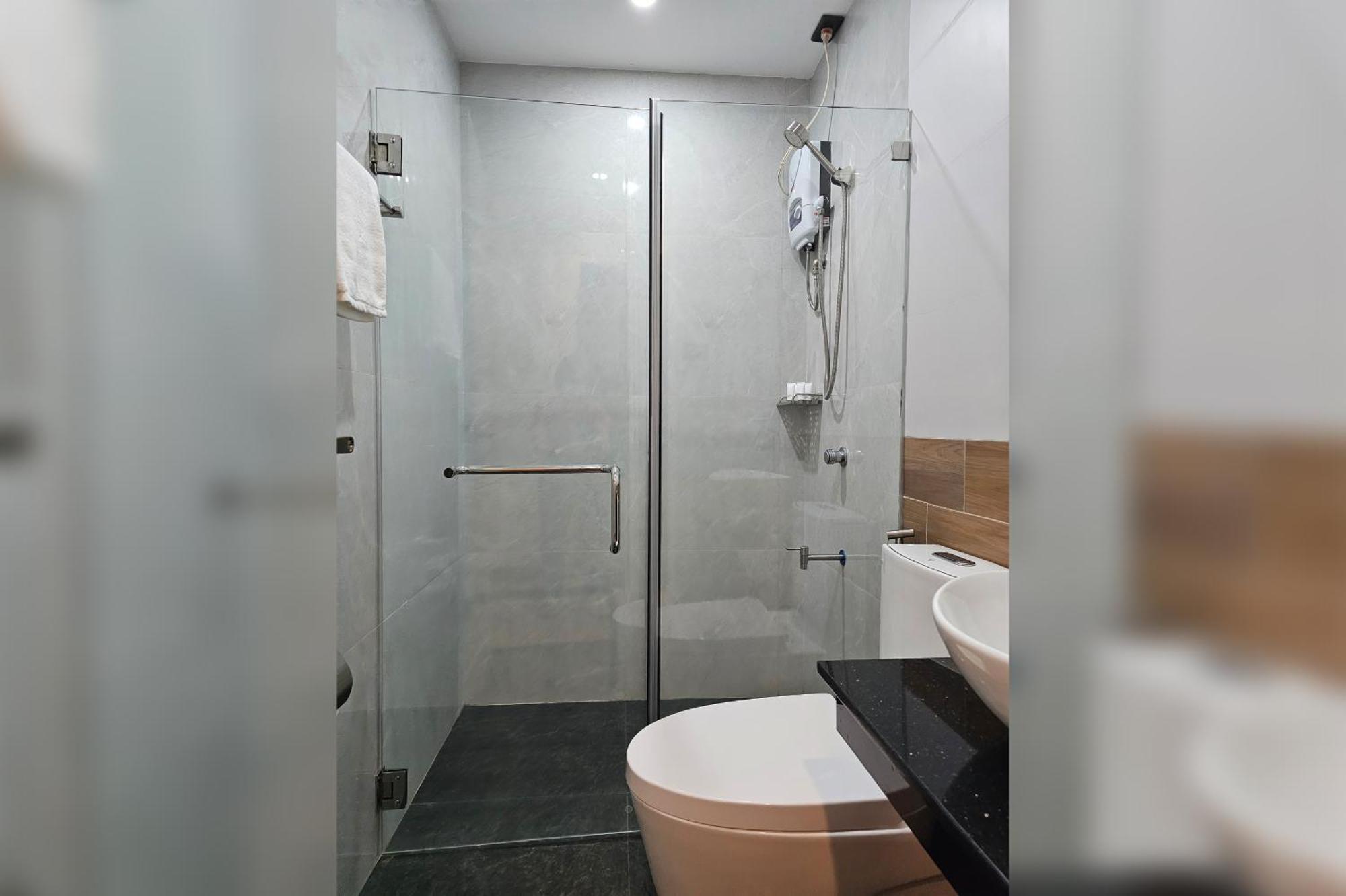 Blue Harbor Hotel Calapan Экстерьер фото