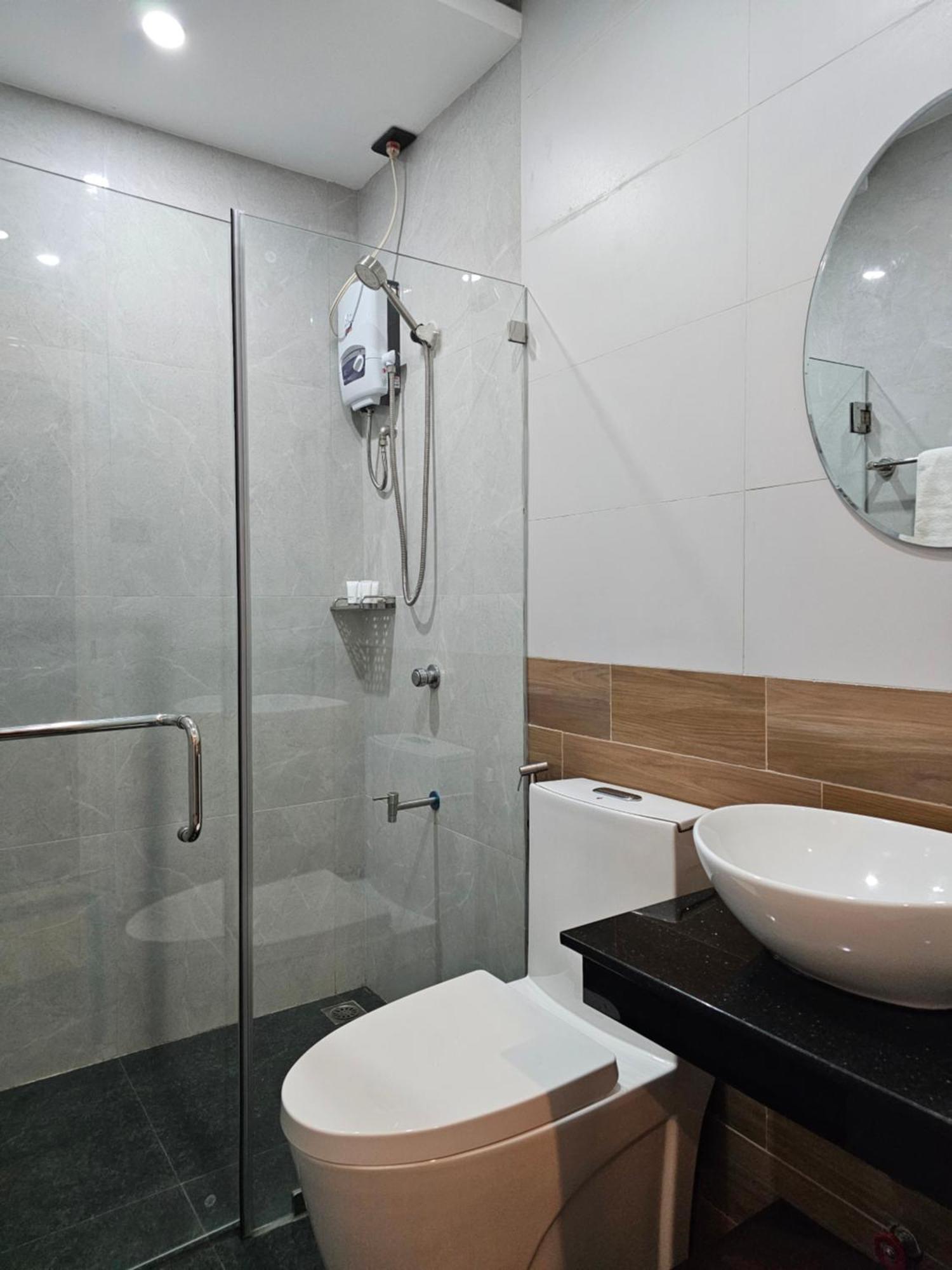 Blue Harbor Hotel Calapan Экстерьер фото